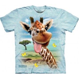 Giraffe Selfie  - Humour T Shirt The Mountain