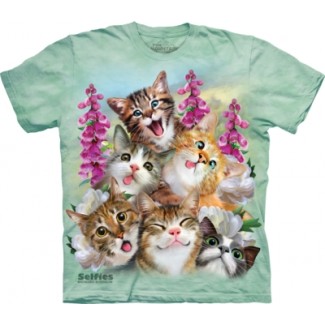 Kittens Selfie Animal - Humour  T Shirt by the Mountain
