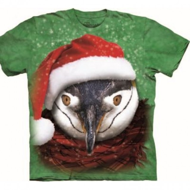 Chilly Penguin - Christmas T-Shirt The Mountain